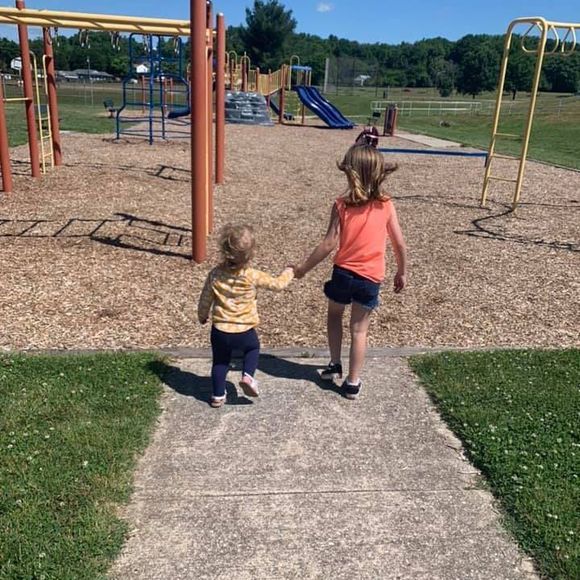 Meet your Posher, Jennifer - Picture 1 of 1